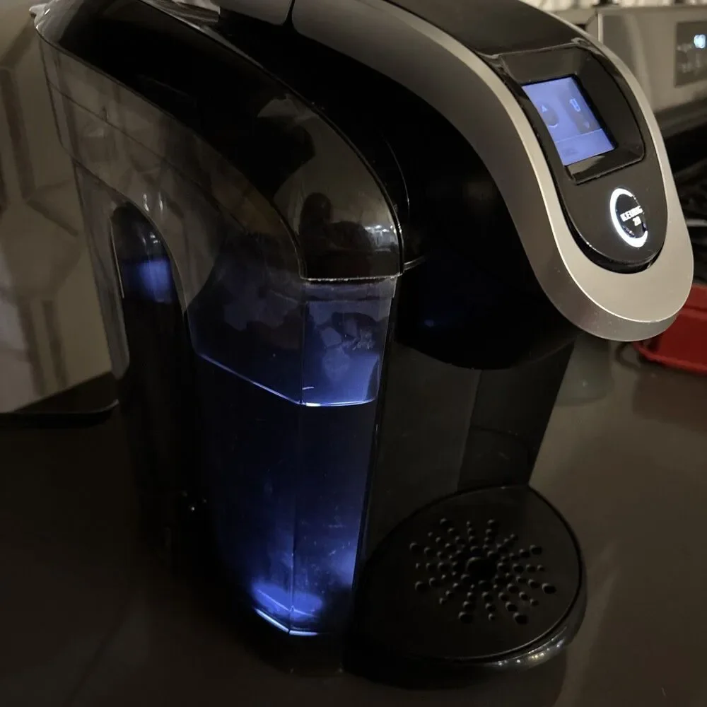 Keurig 2.0 Single Serve Coffee Maker Model K2.0-300 Black & Silver TESTED